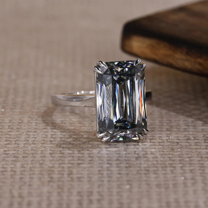 emerald ring